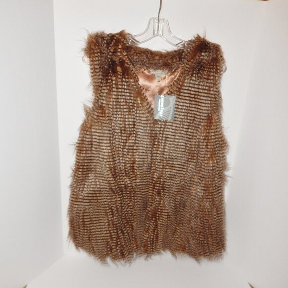 Geneology Fashion DNA Faux Fur Vest Size Large NEW - Picture 2 of 5